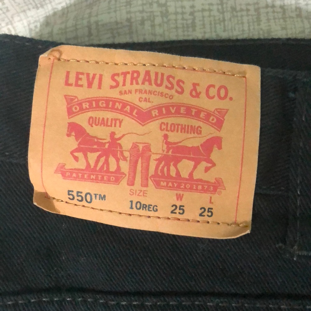 Levi’s jean - Picture 2 of 3